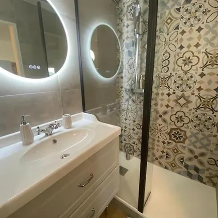 Vue - Parking - Piscine - 公寓 圣艾格夫