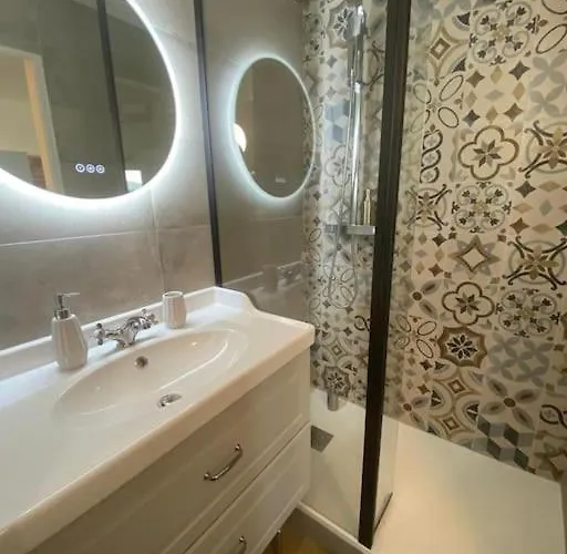 Vue - Parking - Piscine - 公寓 圣艾格夫